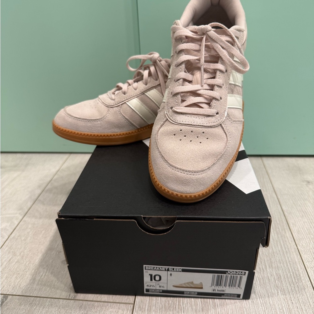 adidas Women's Sneakers in Light Pink and Gum